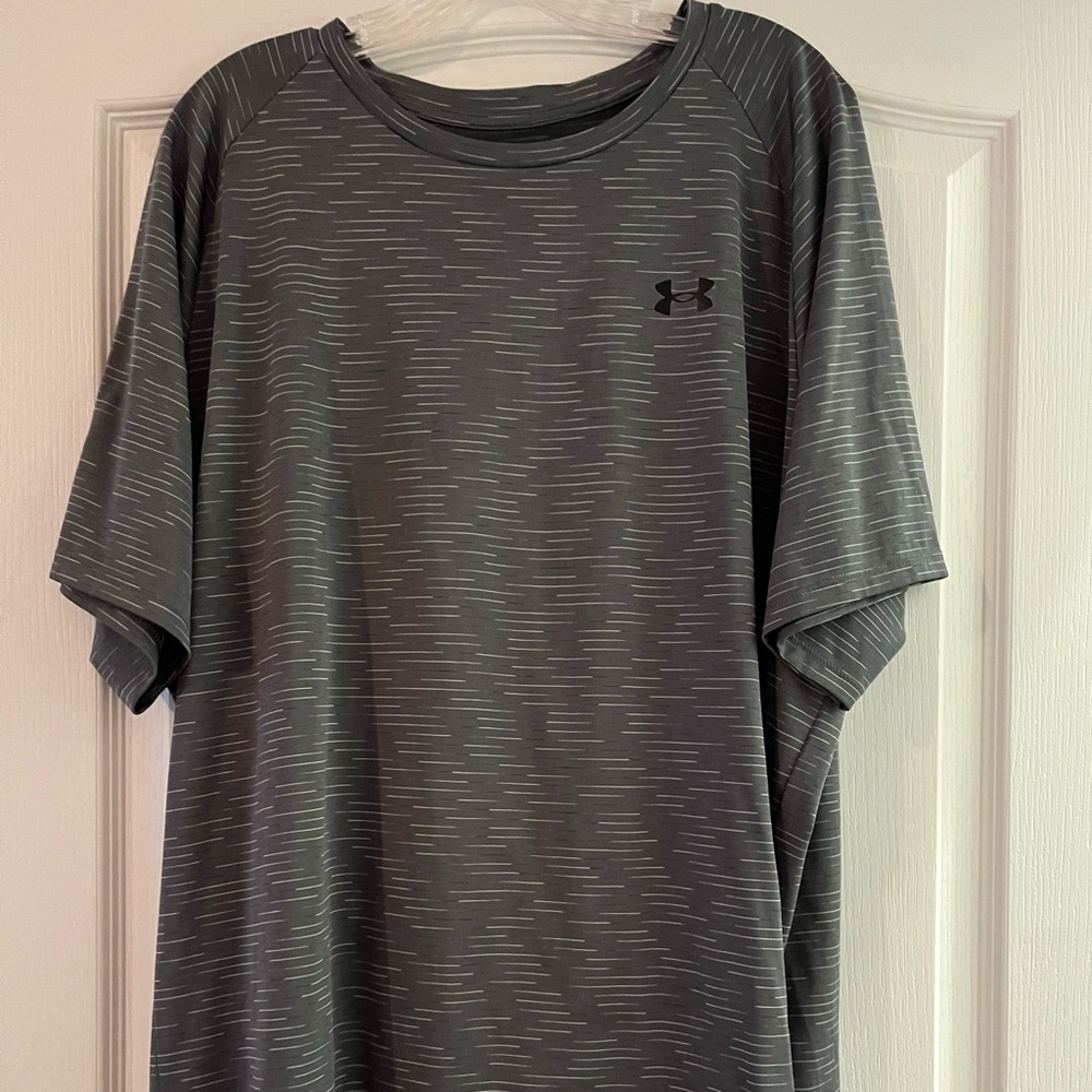 EUC Under Armour tshirt